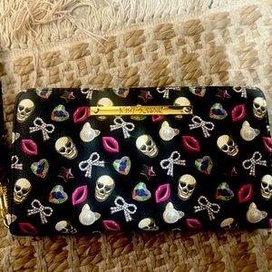 Betsey Johnson large wallet/wristlet never used